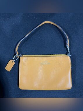 Coach Yellow Pebbled Leather Small Corner Zip Wristlet Wallet Pouch Luxury Y2K